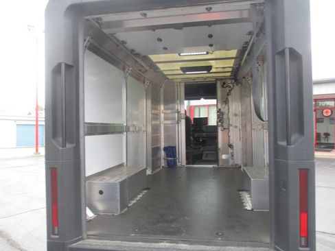 Used 2024 Chevrolet Brightdrop 600 w/ Commercial Equipment Package AWD/4WD image 18