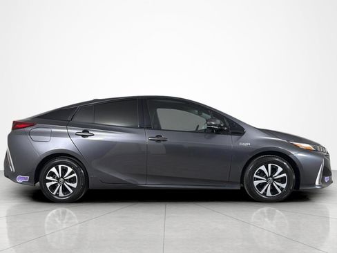 Used 2018 Toyota Prius Prime Premium w/ Preferred Accessory Package FWD image 6