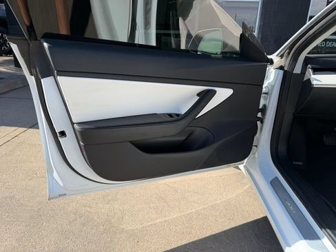 Used 2018 Tesla Model 3 Long Range AWD/4WD image 19
