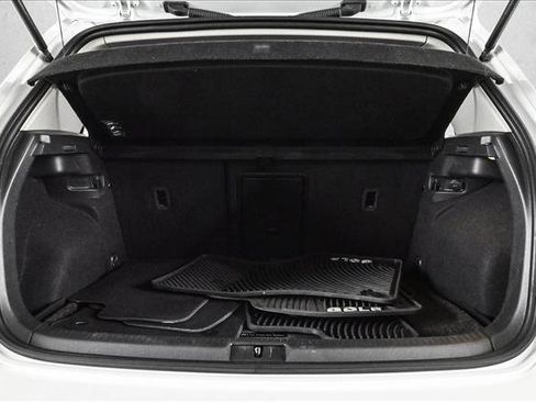 Used 2021 Volkswagen Golf 4-Door image 6