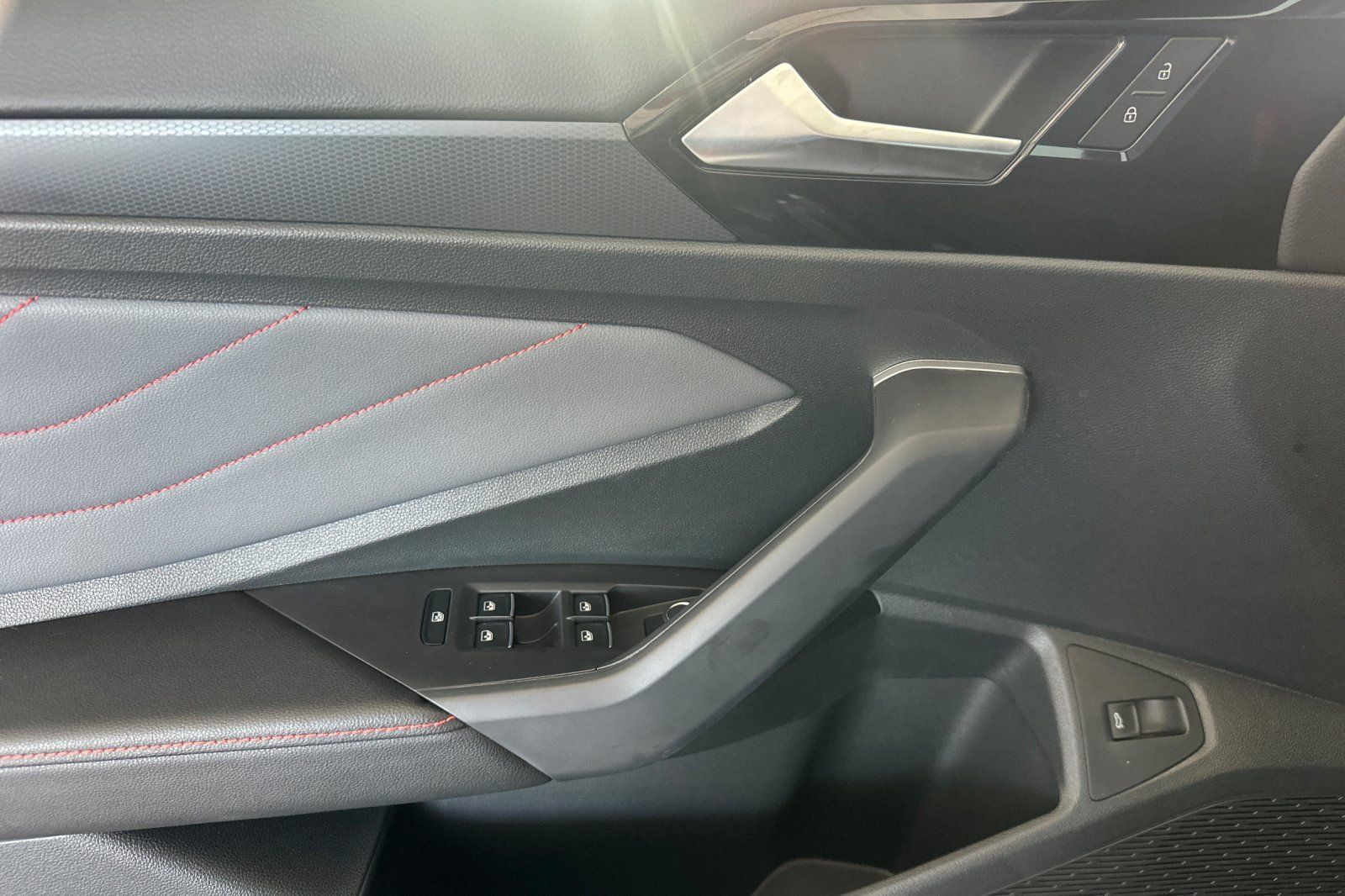 New 2026 Volkswagen Jetta GLI Autobahn FWD image 10