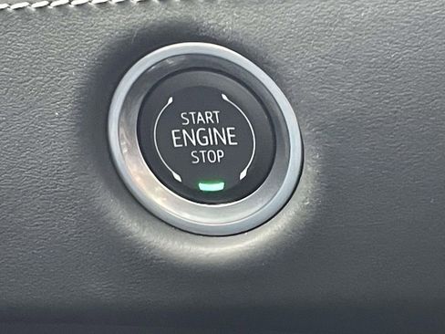 Certified 2025 Cadillac Escalade ESV Sport Platinum image 30