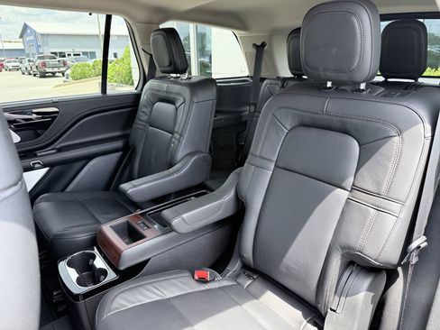 Used 2024 Lincoln Aviator Reserve w/ Equipment Group 201A AWD/4WD image 12
