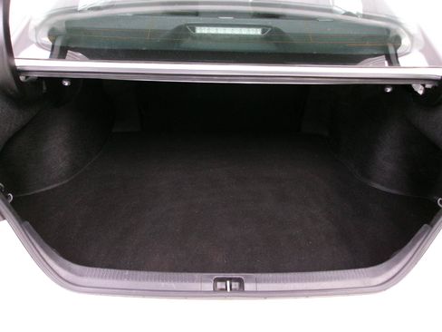 Used 2019 Toyota Camry LE FWD image 10