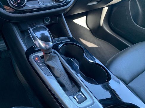 Used 2025 Buick Envista Sport Touring image 39