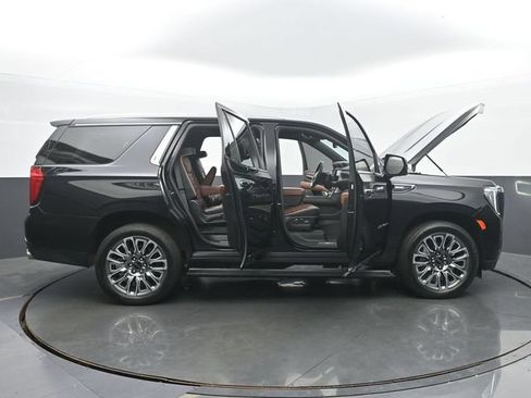 Used 2024 GMC Yukon Denali Ultimate AWD/4WD image 57