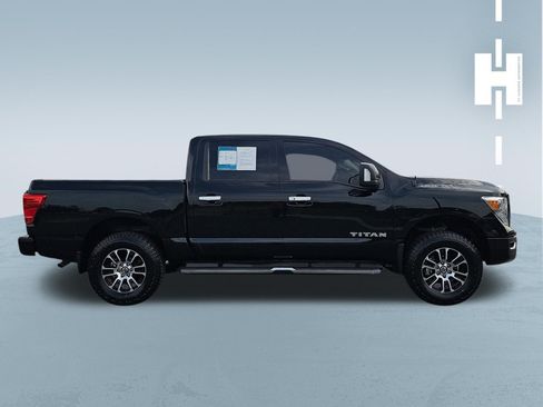 Used 2021 Nissan Titan SV w/ SV Convenience Package AWD/4WD image 3