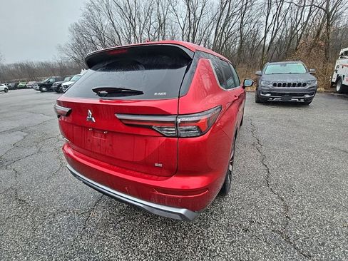 Used 2025 Mitsubishi Outlander SE image 7