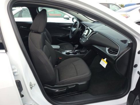 Used 2024 Chevrolet Malibu LT FWD image 9