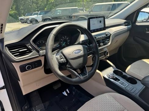 Used 2022 Ford Escape SE w/ Cold Weather Package AWD/4WD image 26