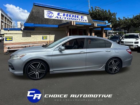 Used 2016 Honda Accord Touring image 3