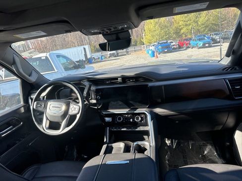 Used 2024 GMC Sierra 2500 Denali w/ Technology Package image 10