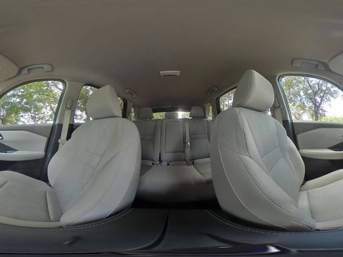 Used 2025 Nissan Rogue SV FWD image 38