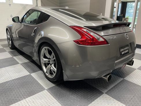 Used 2009 Nissan 370Z Touring w/ Sport Pkg RWD image 8