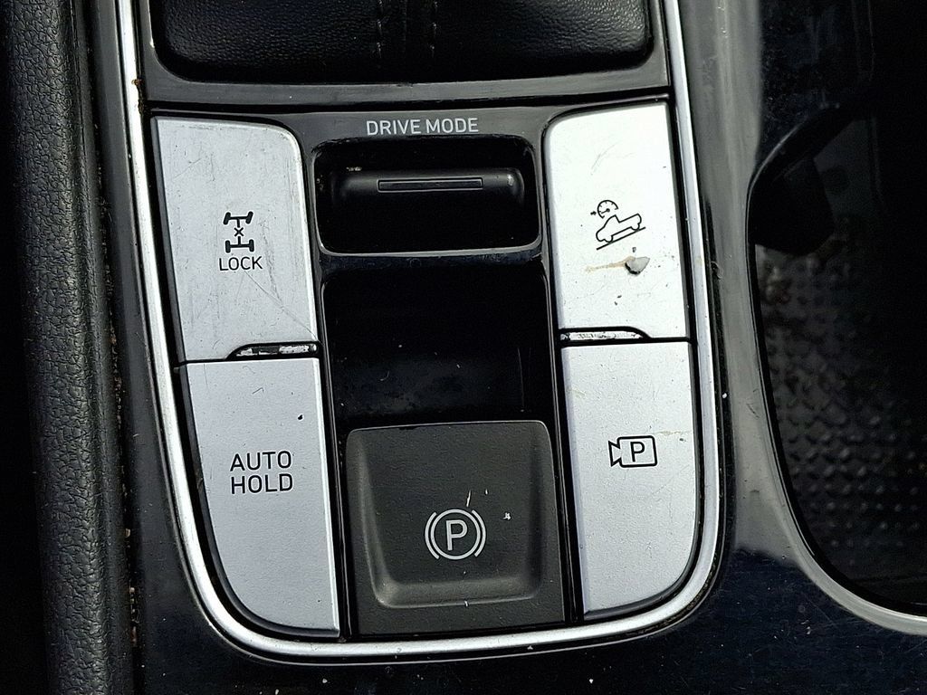 Used 2023 Hyundai Santa Cruz SEL Premium AWD/4WD image 19