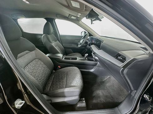 Used 2025 Nissan Kicks SV AWD/4WD image 28