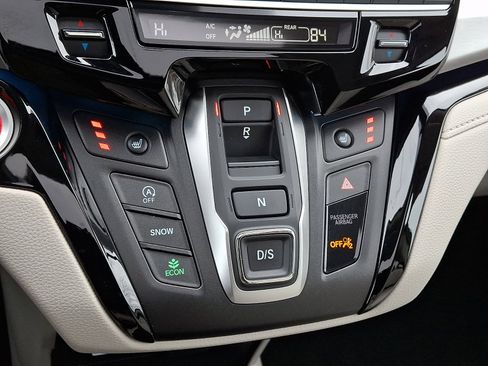 Certified 2025 Honda Odyssey Touring image 14