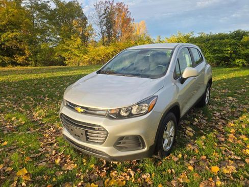 Used 2018 Chevrolet Trax LS AWD/4WD image 8