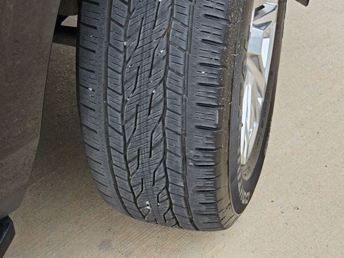 Used 2025 GMC Yukon XL Denali RWD image 15