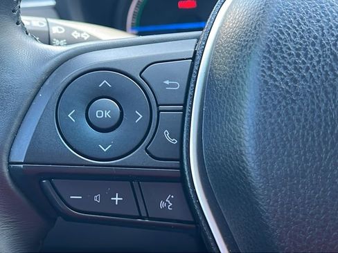 Used 2023 Toyota Venza LE AWD/4WD image 21