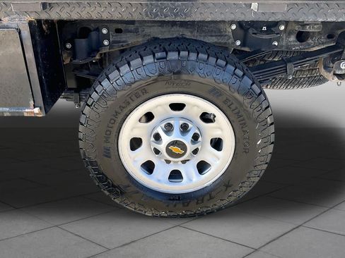 Used 2025 Chevrolet Silverado 3500 W/T w/ WT/CX Safety Package AWD/4WD image 10