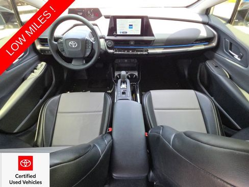 Used 2023 Toyota Prius XLE FWD image 4