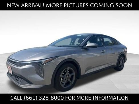 Used 2025 Kia K4 FWD image 1