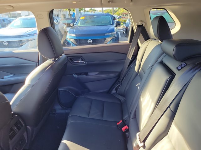Used 2022 Nissan Rogue SL FWD image 14