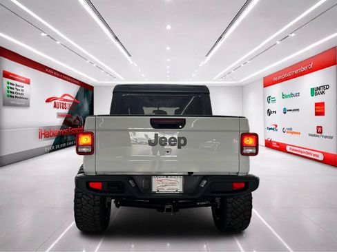 Used 2022 Jeep Gladiator Sport AWD/4WD image 7