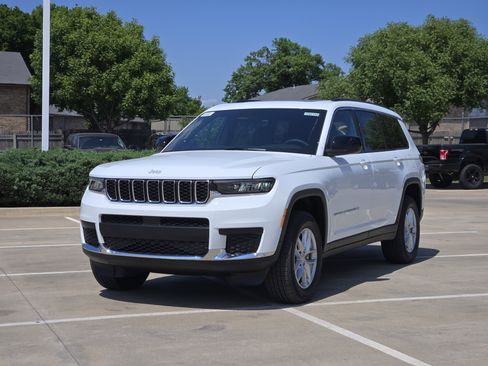 New 2026 Jeep Grand Cherokee L Laredo AWD/4WD image 2