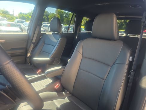 Used 2023 Honda Passport EX-L image 11