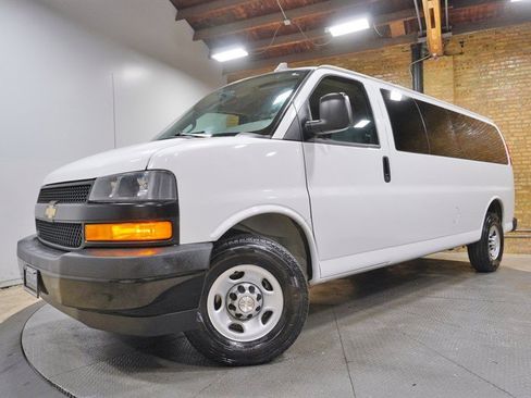 Used 2021 Chevrolet Express 3500 LS RWD image 1