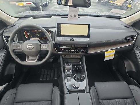 New 2026 Nissan Rogue Platinum image 25