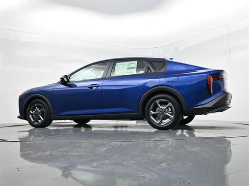 New 2025 Kia K4 LXS image 35