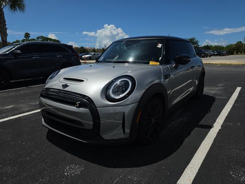 Used 2024 MINI Cooper SE FWD image 4