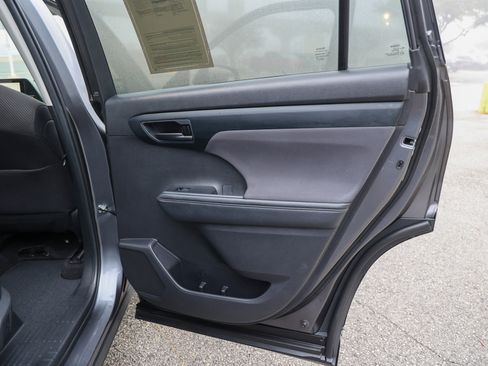 Used 2024 Toyota Highlander LE image 43