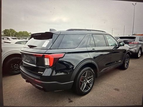 Used 2025 Ford Explorer ST-Line w/ Premium Package AWD/4WD image 15