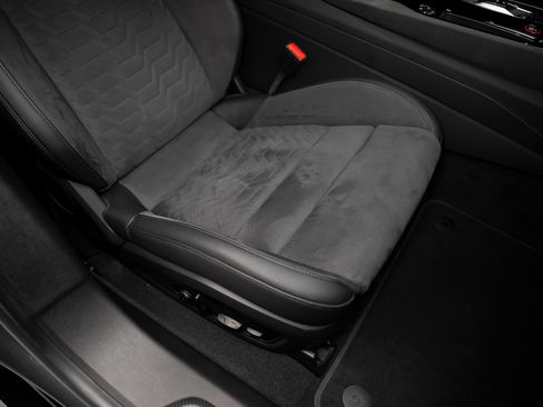 Used 2022 Audi RS e-tron GT w/ Carbon Performance Package image 64