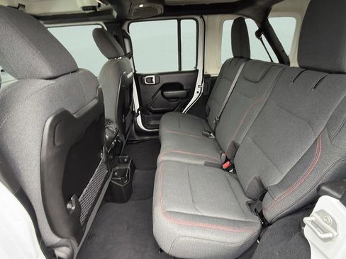 Used 2025 Jeep Wrangler Unlimited Rubicon AWD/4WD image 16