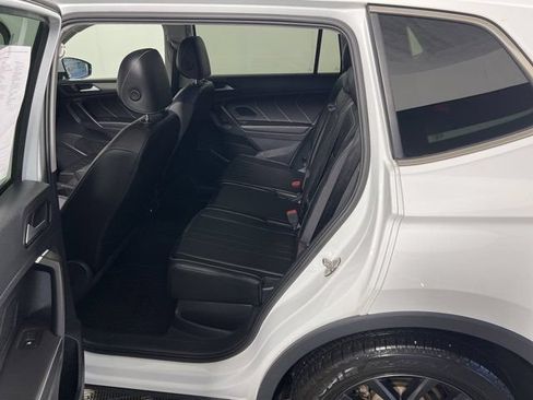 Used 2022 Volkswagen Tiguan SE AWD/4WD image 22