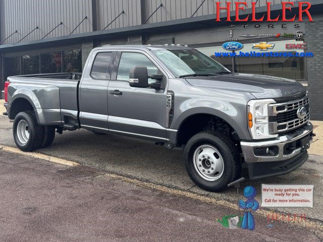 Used 2024 Ford F350 XLT AWD/4WD image 1
