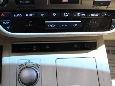 Used 2014 Lexus ES 350 w/ Luxury Package image 33