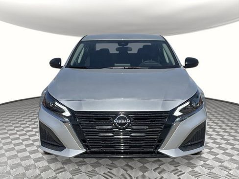 New 2025 Nissan Altima 2.5 SV image 8