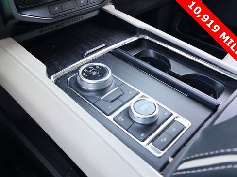 Used 2022 Ford Expedition Platinum image 17