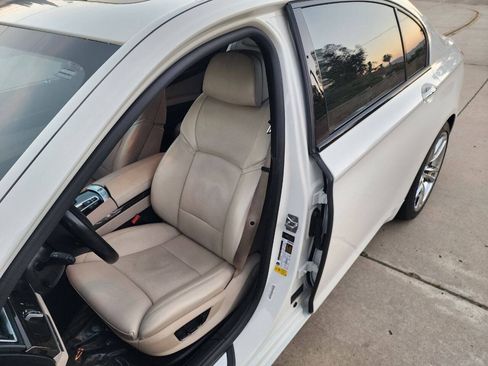 Used 2012 BMW 750Li w/ Driver Assistance Pkg RWD image 24