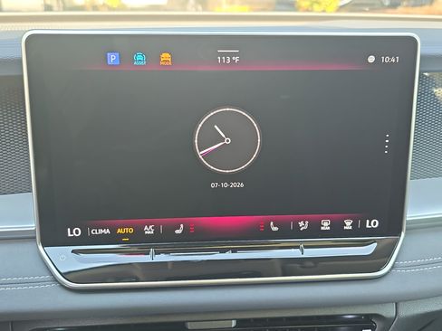 Certified 2025 Volkswagen Tiguan SE AWD/4WD image 20