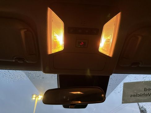 Used 2020 Toyota RAV4 XLE image 32