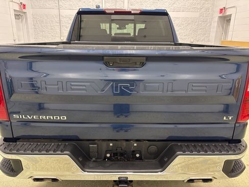 Used 2023 Chevrolet Silverado 1500 LT AWD/4WD image 5