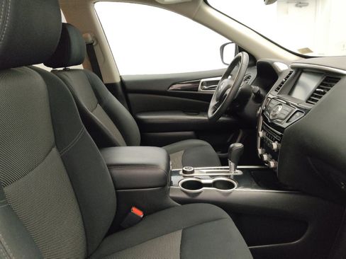 Used 2018 Nissan Pathfinder SV AWD/4WD image 21