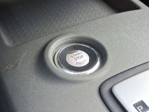 Certified 2021 Nissan Frontier SV image 26